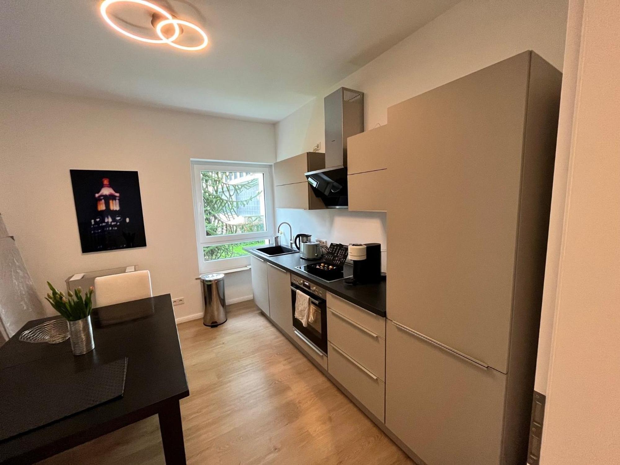 Raum2Go - No1 Modernes Ruhiges 2-Schlafzimmer Apartment City & Park Wiesbaden Esterno foto
